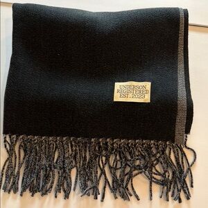 UNDERSON  REGISTERED Black Fringe Scarf